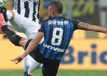 والد رافينيا يحسم الجدل حول مستقبله بين برشلونة وإنتر ميلان