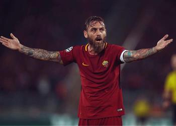 دي روسي يشيد بأداء روما وينتقد الأداء التحكيمي أمام ليفربول