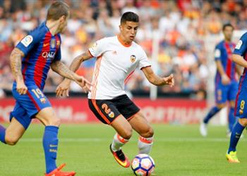 توتنهام يصارع يوفنتوس على كانسيلو