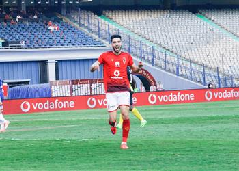 خاص الأهلي يكشف حقيقة هروب وليد أزارو