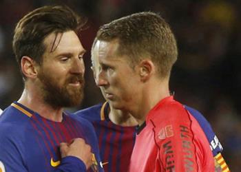 آس تكشف سباب ميسي لحكم كلاسيكو الأرض