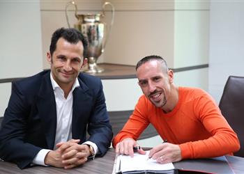 رسمي ا فرانك ريبيري يجدد عقده في بايرن ميونيخ