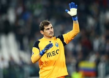 كاسياس يلوم ريال مدريد بسبب الممر الشرفي