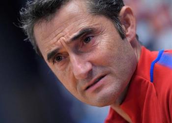 لاعب برشلونة يخبر زملائه برحيله في الصيف