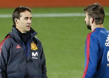 مدرب إسبانيا يشيد بقدرات بيكيه مع الماتدور