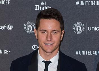 هيريرا يفضل جناح تشيلسي على محمد صلاح ودي بروين للأفضل في إنجلترا