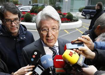 رئيس أتلتيكو مدريد يتحدث عن جريزمان ويكشف تفاصيل مكالمة بيريز