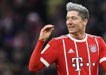 وكيل ليفاندوفسكي يدافع عنه ضد الانتقادات القاسية