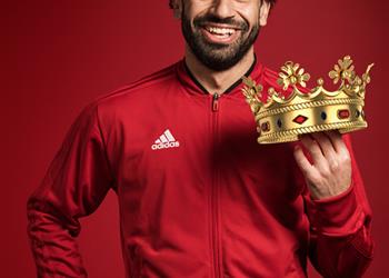 صور وضع حذاء محمد صلاح بالمتحف البريطاني