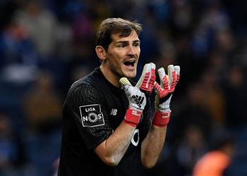 رسميا كاسياس يجدد عقده مع بورتو