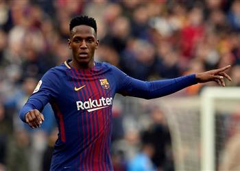 بيتيس يخطط لضم مدافع برشلونة الجديد