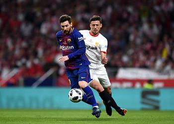 إشبيلية يرفض صفقة برشلونة التبادلية وي حدد شرطه لرحيل مدافعه