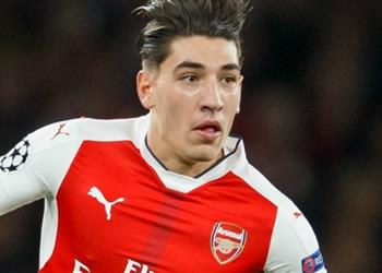 يوفنتوس يتواصل مع آرسنال لضم أحد لاعبيه