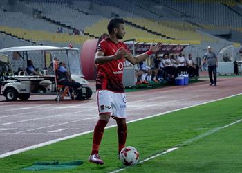 باسم علي يغادر مباراة الأهلي والمصري مصاب ا