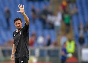 بوفون يكشف موعد إتخاذ قرار الانتقال إلى باريس سان جيرمان