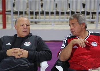 وزير الرياضة يساند منتخب مصر قبل السفر إلى الكويت