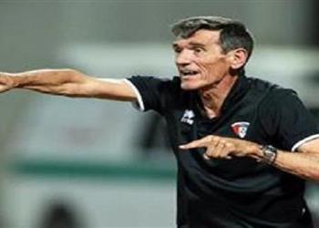 مدرب الكويت يتحدث عن مواجهة مصر ويؤكد الحضري أسطورة