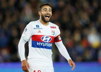 نبيل فقير يرد على أنباء انتقاله إلى ليفربول