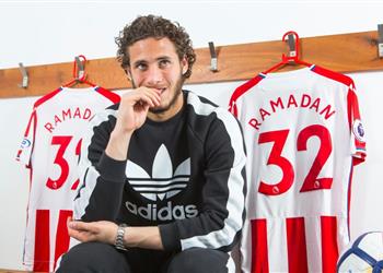 رمضان صبحي يوجه رسالة لمشجعي ستوك سيتي ويكشف حقيقة رحيله