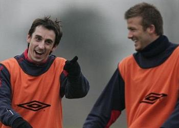 أسطورة مانشستر يونايتد يوجه طلب ا غريب ا لرونالدو قبل النهائي وبيكهام ي علق