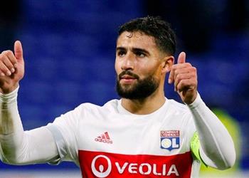 رئيس ليون يوضح حقيقة انتقال نبيل فقير إلى ليفربول