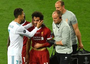 فيديو رونالدو يواسي محمد صلاح بعد إصابته في نهائي دوري الأبطال