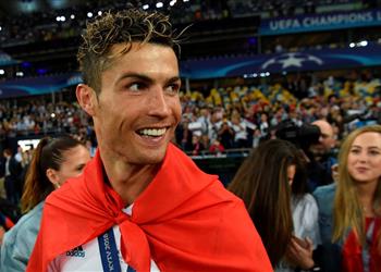 وكيل كريستيانو رونالدو يعلق على مصيره مع ريال مدريد بعد التتويج بالأبطال