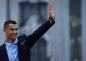 لاعبو ريال مدريد يوجهون طلب ا لرونالدو في احتفالات دوري الابطال