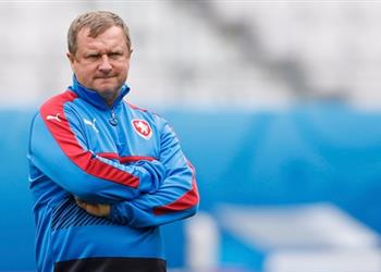 بعد اقترابه من تدريب الأهلي تعرف على السيرة الذاتية للتشيكي بافيل فربا