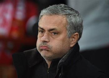 مانشستر يونايتد يمنح مورينيو مبلغ ا كبير ا في الميركاتو