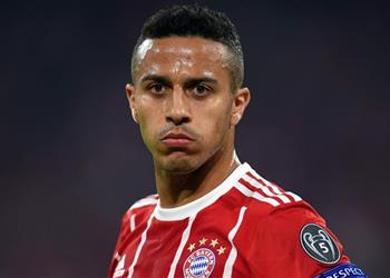 لاعبو برشلونة يطالبون بعودة ألكانتارا والإدارة تخشى مساوىء الصفقة