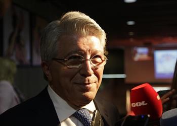 رئيس أتلتيكو مدريد يصر على بقاء جريزمان