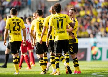 وكيل مدافع دورتموند يعترف باقتراب توقيعه لآرسنال