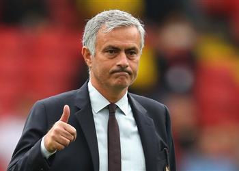 عاجل مانشستر يونايتد يعلن حسم أولى صفقاته الصيفية