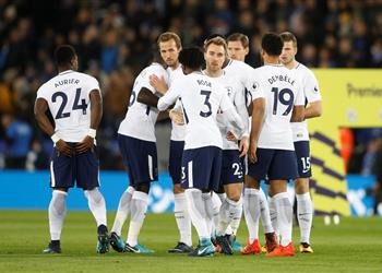 لاعب توتنهام يرد على اهتمام مانشستر يونايتد