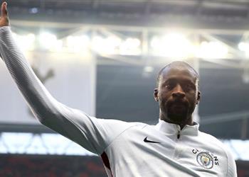 وكيله يايا توريه مستعد للعب مقابل جنيه واحد فقط