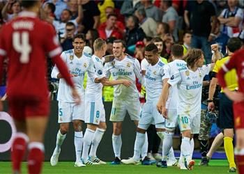 توتنهام ينافس مانشستر يونايتد على صفقة الصيف