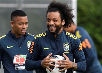 مارسيلو يفتح الباب أمام نيمار في ريال مدريد ويختار من ينافس على الكرة الذهبية