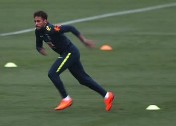 قائد أولتراس باريس سان جيرمان يكشف مصير نيمار مع الفريق