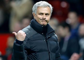 مورينيو يخطط لخطف هدف ريال مدريد الدفاعي