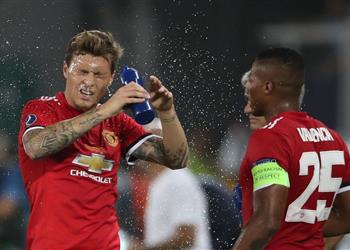 تقارير مدافع مانشستر يونايتد قد يرحل إلى إيفرتون