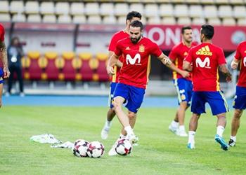 طبيب منتخب إسبانيا يحذر من مشاركة كارفاخال