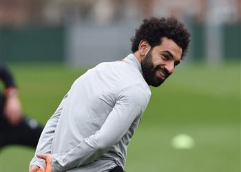 محمد صلاح يخضع لفحص طبي غد ا لتحديد إمكانية مشاركته أمام أوروجواي