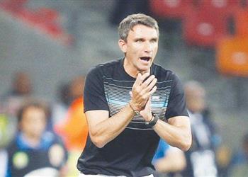 وكيله راتب كارتيرون يشمل مدرب الأحمال والمترجم