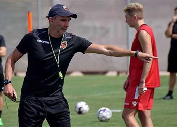 بطولات يكشف قيمة الشرط الجزائي في عقد كارتيرون مع الأهلي