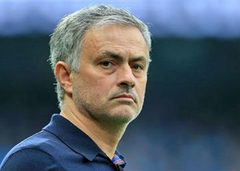 مورينيو يخطط لضم ثلاثي الكالتشيو لتعزيز دفاع مانشستر يونايتد