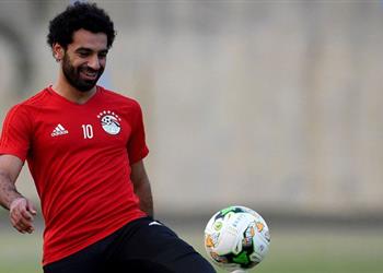 الصحفي الروسي المرافق لمنتخب مصر لـ بطولات شعبية محمد صلاح تفوق سواريز