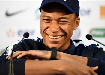 مبابي يكشف موقفه من اللحاق بمواجهة استراليا ويرشح 4 منتخبات للقب