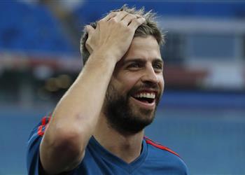 برشلونة يطالب بيكيه بتفسير بشأن فيلم جريزمان