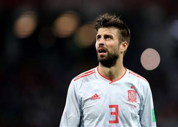 بيكيه يوضح تأثير مفاوضات لوبيتيجي وريال مدريد عليه